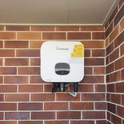 Growatt MOD 10000TL3-X Inversor solar de salida de tres fases con IP66 y eficiencia MPPT