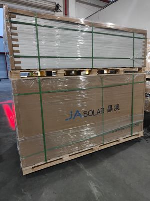 2465*1134*35mm Tamaños del panel JA 605W 610W 615W 620W 625W 630W Panel solar todo negro